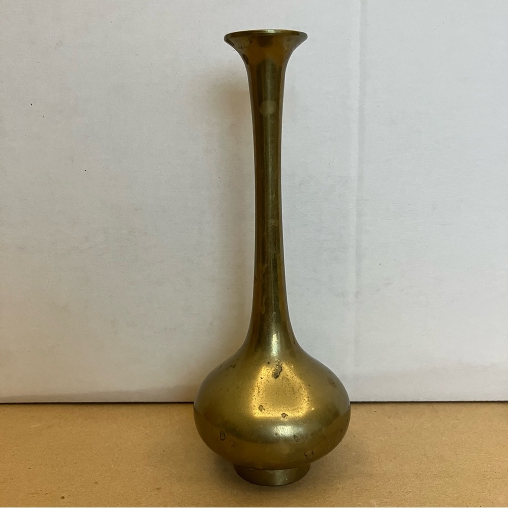 VTG MCM Brass Bud Vase 7" Genie Lamp Maximalist Holiday Tablescape Grannycore
